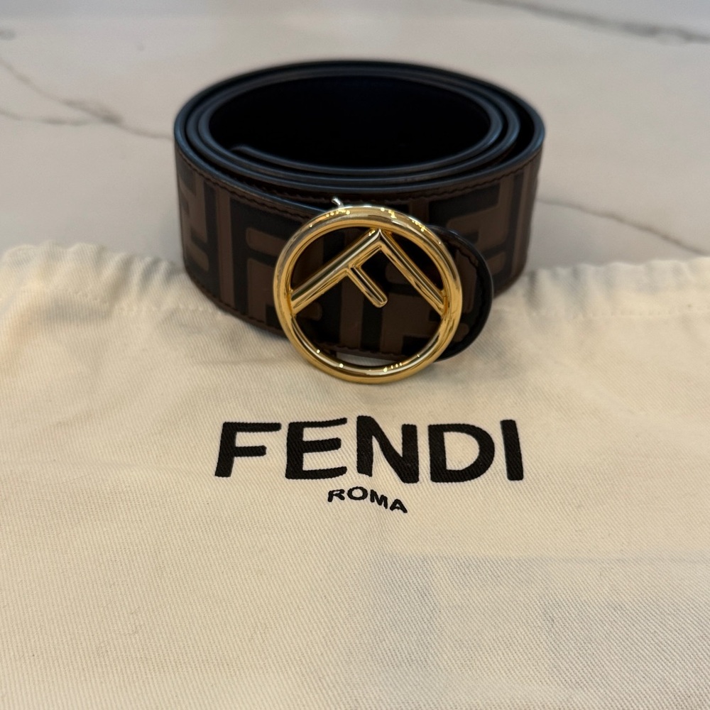 FENDI Unisex Vitello embossed FF bicolor belt. Size 85 (34)